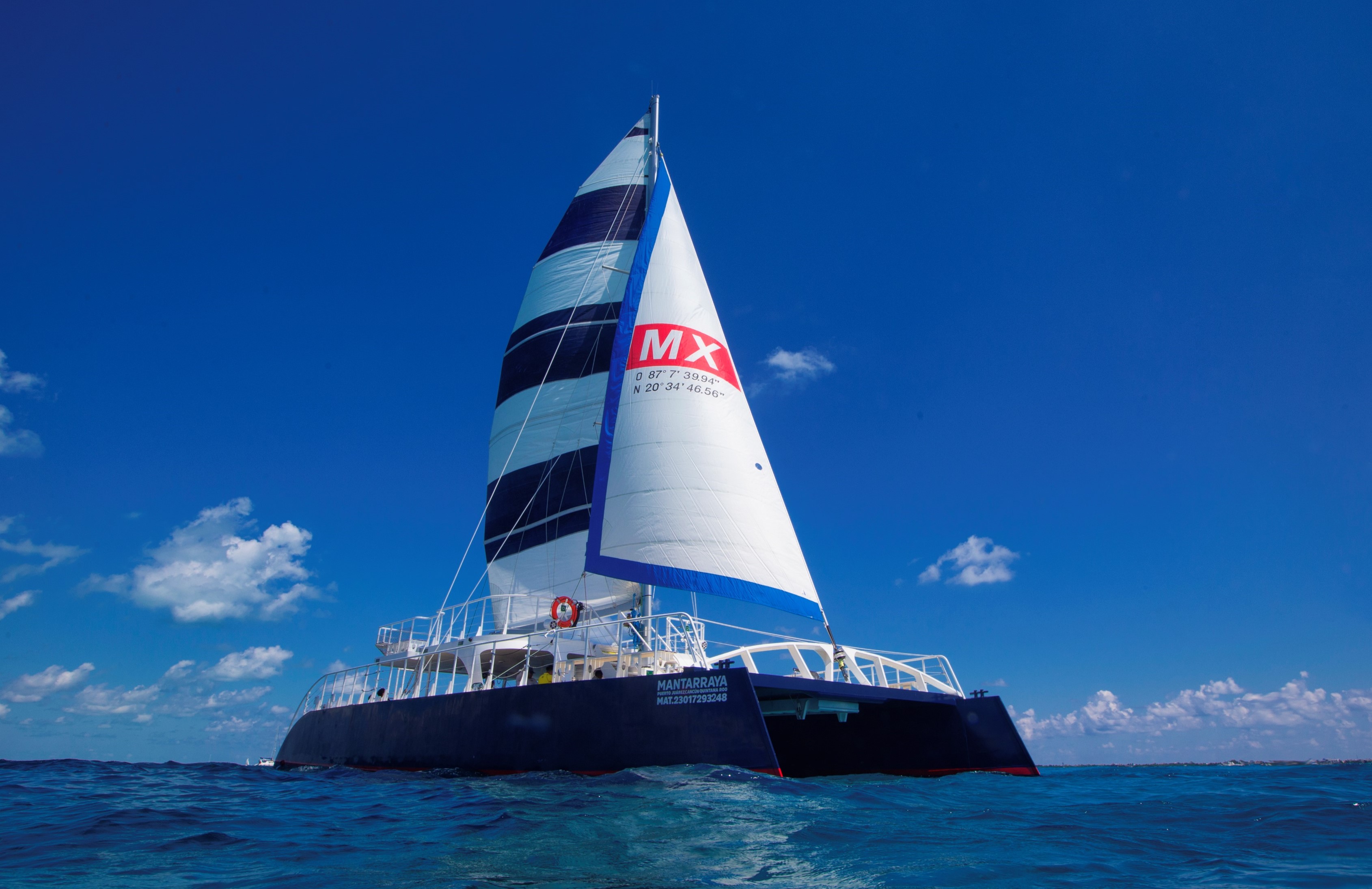 TOUR CATAMARAN LIGHT CM