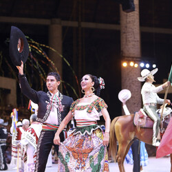 TOUR XCARET DE NOCHE